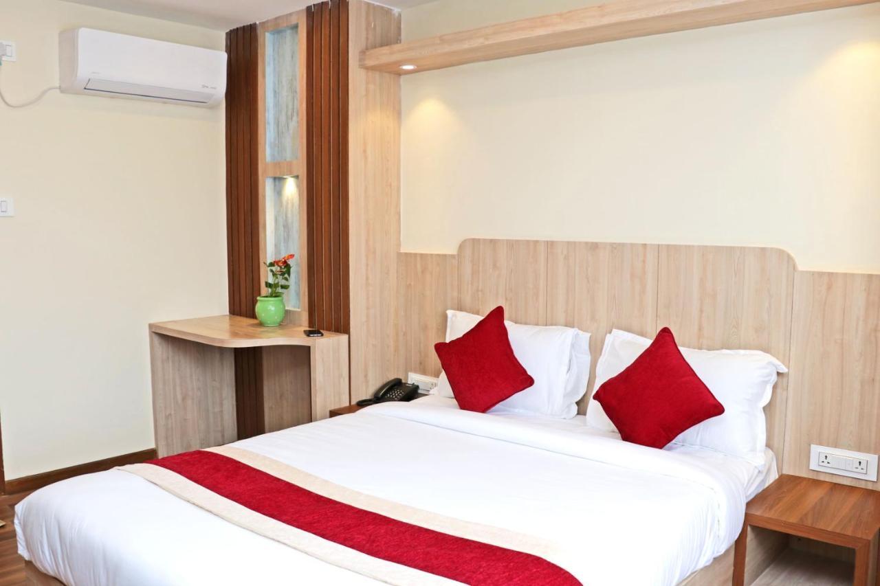 Hotel Nilakantha Pvt. Ltd Kathmandu Bagian luar foto