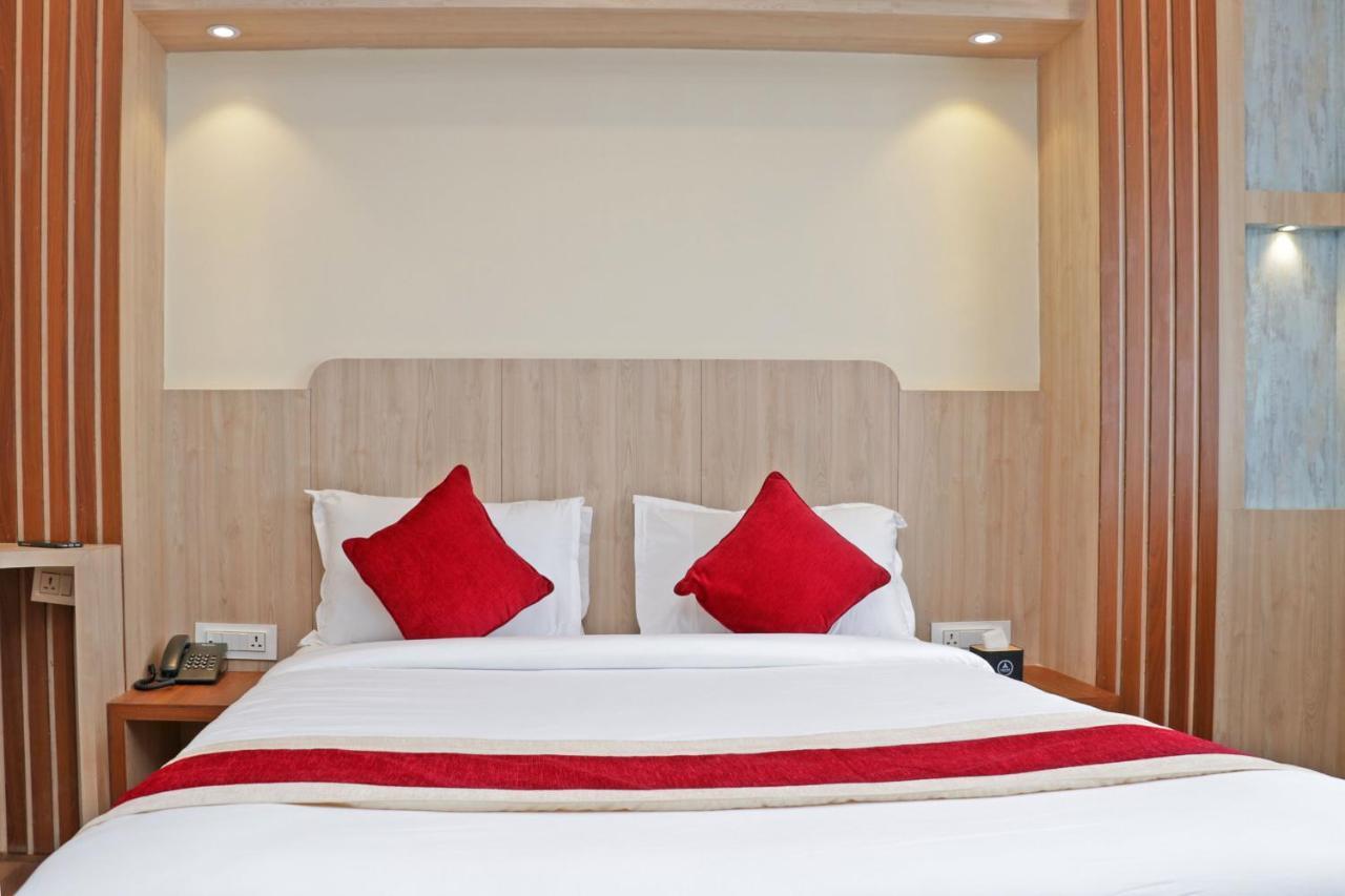 Hotel Nilakantha Pvt. Ltd Kathmandu Bagian luar foto
