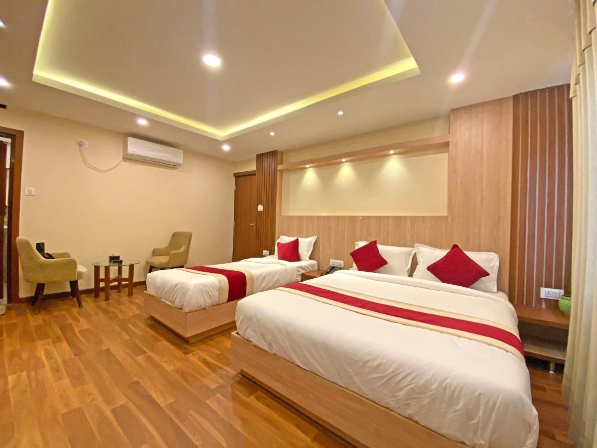 Hotel Nilakantha Pvt. Ltd Kathmandu Bagian luar foto