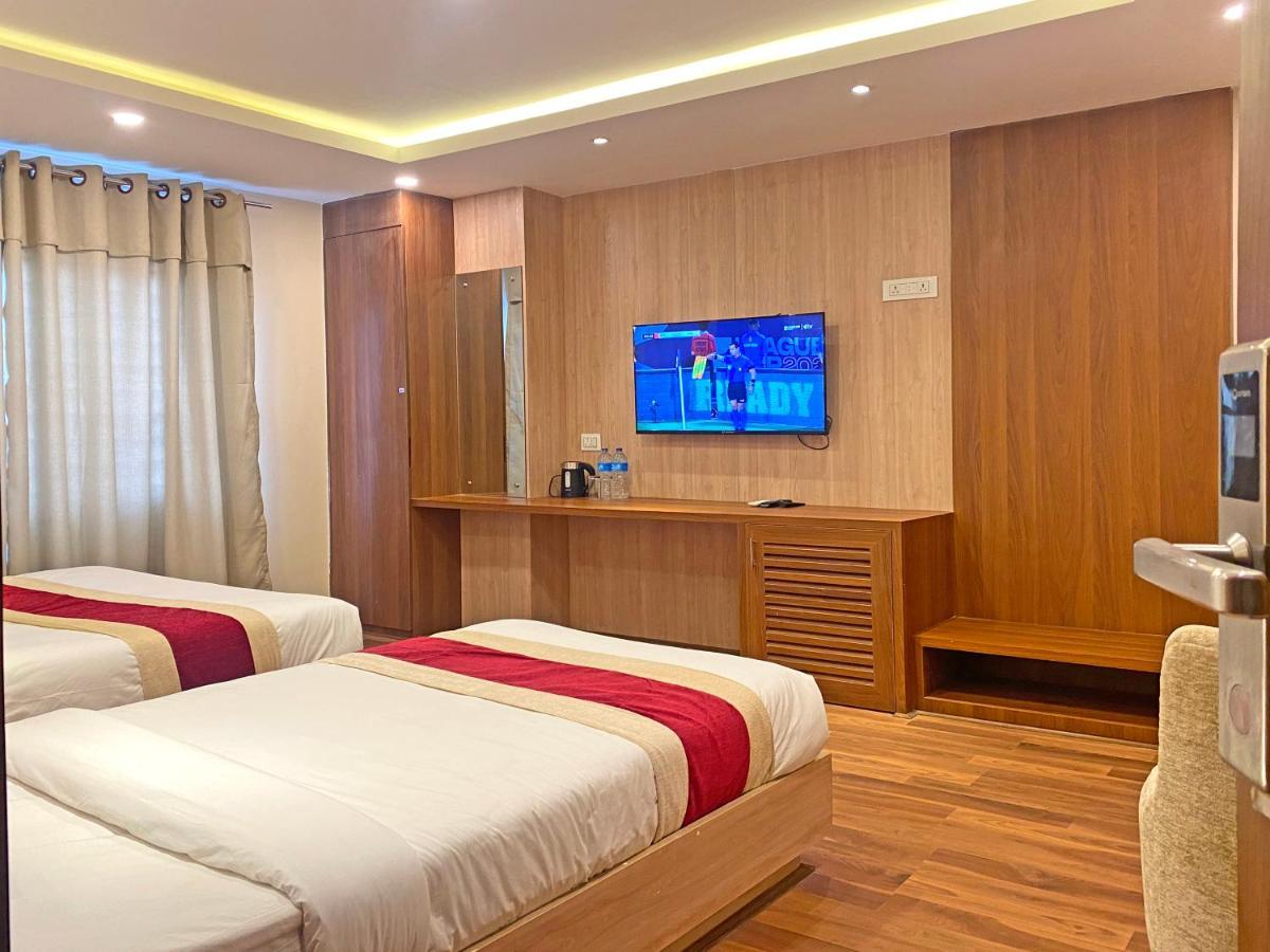 Hotel Nilakantha Pvt. Ltd Kathmandu Bagian luar foto