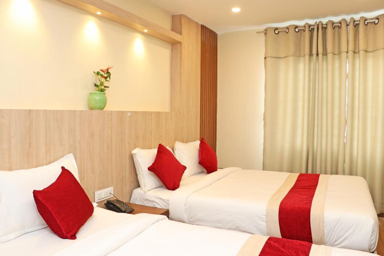 Hotel Nilakantha Pvt. Ltd Kathmandu Bagian luar foto