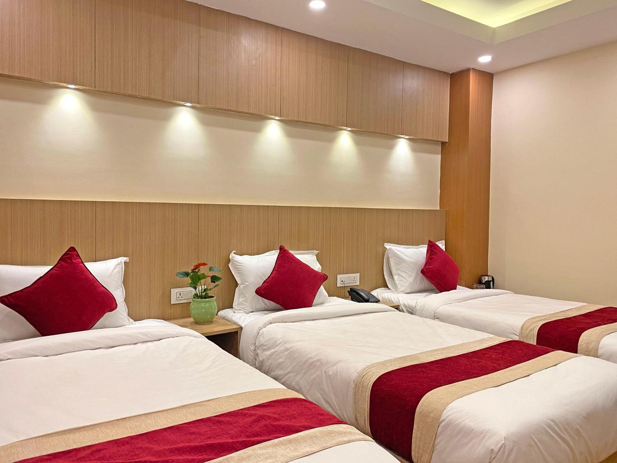 Hotel Nilakantha Pvt. Ltd Kathmandu Bagian luar foto